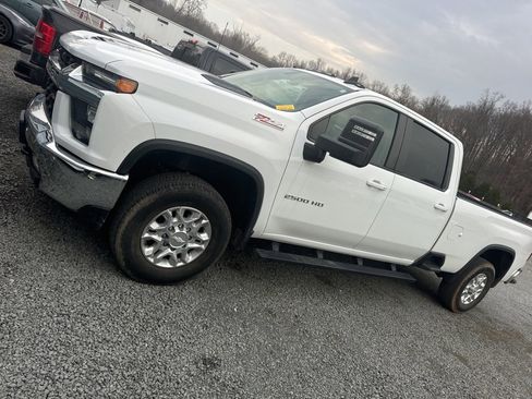 Used 2020 Chevrolet Silverado 2500 LT w/ All Star Edition image 4