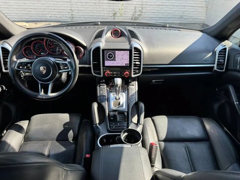 Used 2017 Porsche Cayenne Platinum Edition AWD/4WD image 18