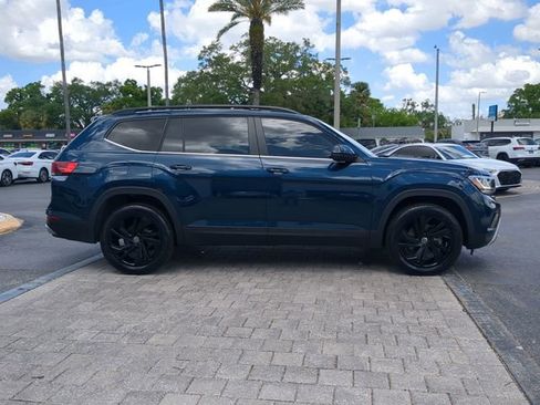 Certified 2023 Volkswagen Atlas SE w/ Panoramic Sunroof Package image 3