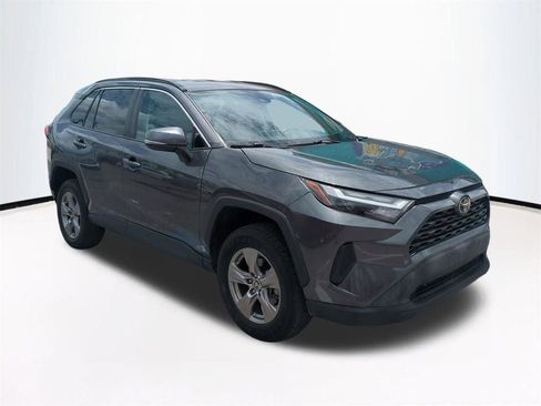 Used 2024 Toyota RAV4 XLE AWD/4WD image 2