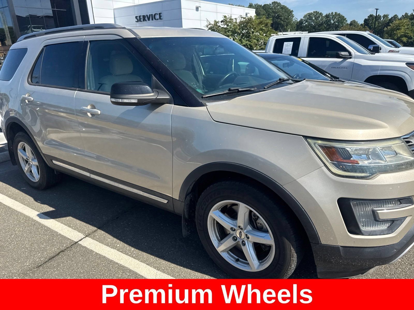Used 2017 Ford Explorer XLT AWD/4WD image 8