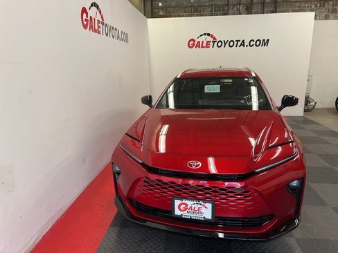 New 2025 Toyota Crown Signia image 3