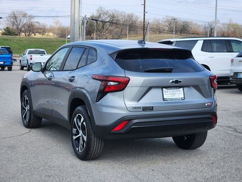 New 2026 Chevrolet Trax RS image 7