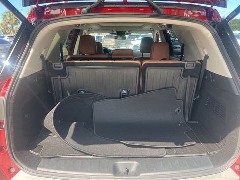 Certified 2025 Nissan Pathfinder Platinum w/ Cargo Package FWD image 5