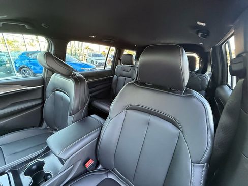 New 2026 Jeep Grand Cherokee L Limited RWD image 22