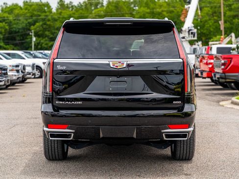 Used 2024 Cadillac Escalade Luxury w/ LPO, Floor Liner Package AWD/4WD image 6