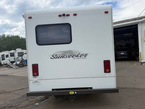 Used 2014 Chevrolet Express 4500 w/ RV Package RWD image 7