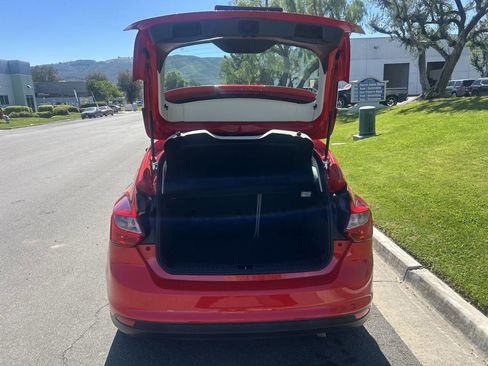 Used 2013 Ford Focus SE image 9