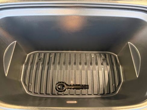 Used 2022 Tesla Model Y Performance image 38