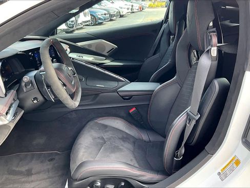 Used 2022 Chevrolet Corvette 3LT w/ Engine Appearance Package image 7