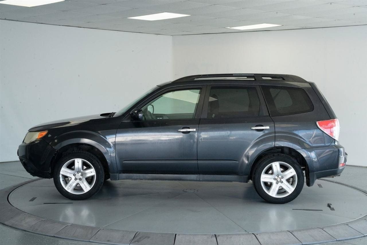 Used 2010 Subaru Forester 2.5X Limited AWD/4WD image 4