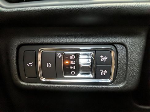 Certified 2021 Lincoln Corsair Reserve image 26