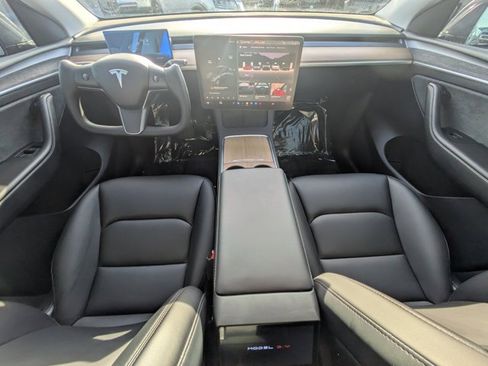 Used 2023 Tesla Model Y Long Range image 11