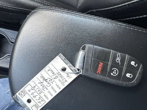 Used 2019 Jeep Compass Latitude FWD image 41