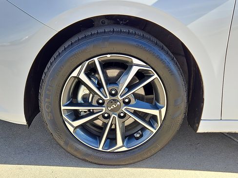 Used 2024 Kia Forte LXS image 5