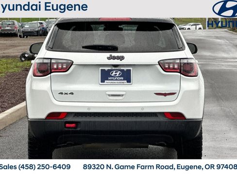 Used 2024 Jeep Compass Trailhawk image 4