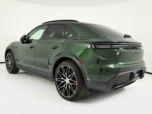 New 2025 Porsche Macan 4S Electric image 3