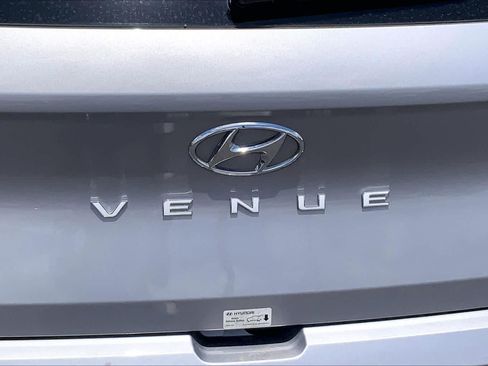 Used 2025 Hyundai Venue SEL FWD image 10