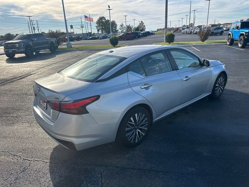 Used 2023 Nissan Altima 2.5 SV image 6