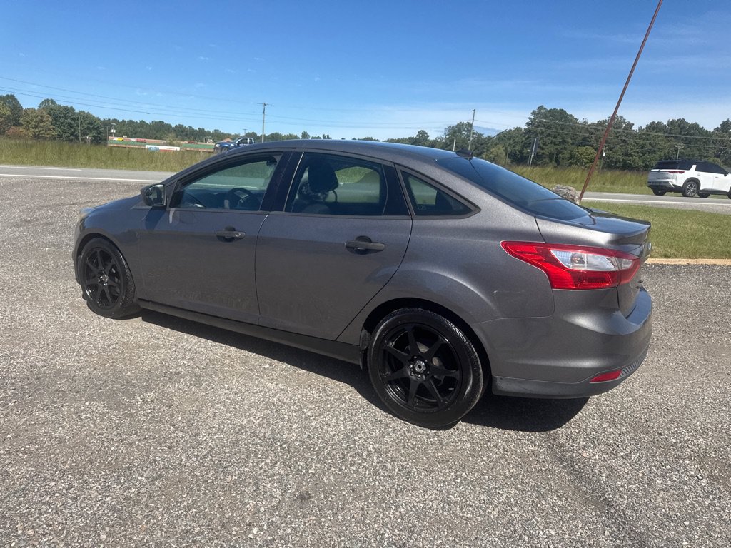 Used 2012 Ford Focus S FWD image 2