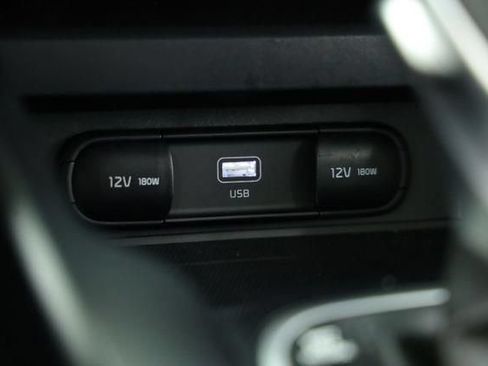 Used 2025 Kia Soul LX w/ LX Technology Package FWD image 20