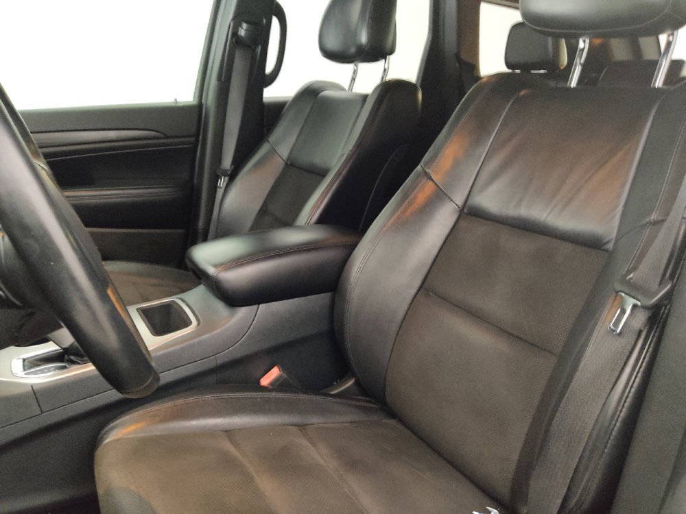 Used 2019 Jeep Grand Cherokee Laredo w/ Laredo X Package RWD image 17