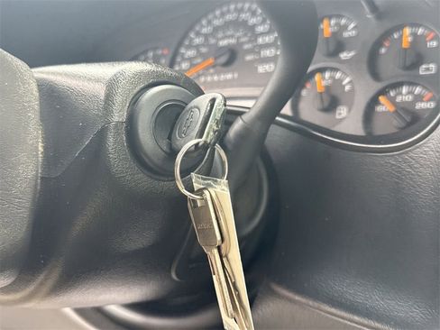 Used 2006 Chevrolet Silverado 2500 LS w/ Skid Plate Package image 15