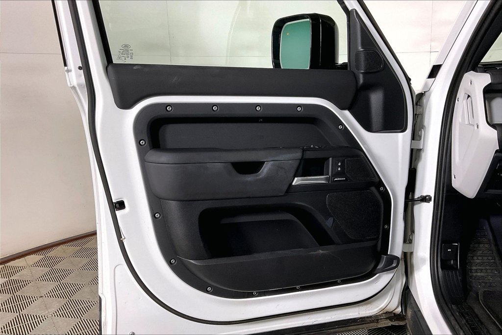 Used 2025 Land Rover Defender 110 S AWD/4WD image 22