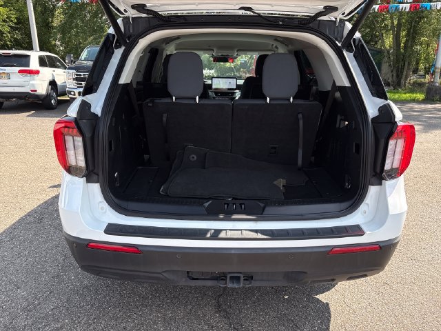 Used 2025 Ford Explorer Active AWD/4WD image 23