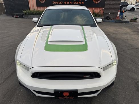Used 2013 Ford Mustang GT Premium RWD image 4
