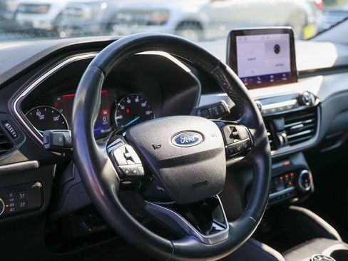Certified 2022 Ford Escape SE w/ Cold Weather Package FWD image 18