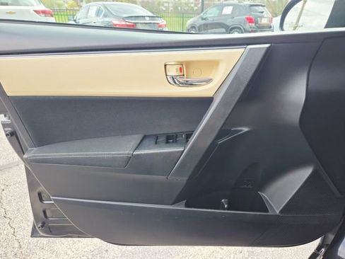 Used 2017 Toyota Corolla LE image 28