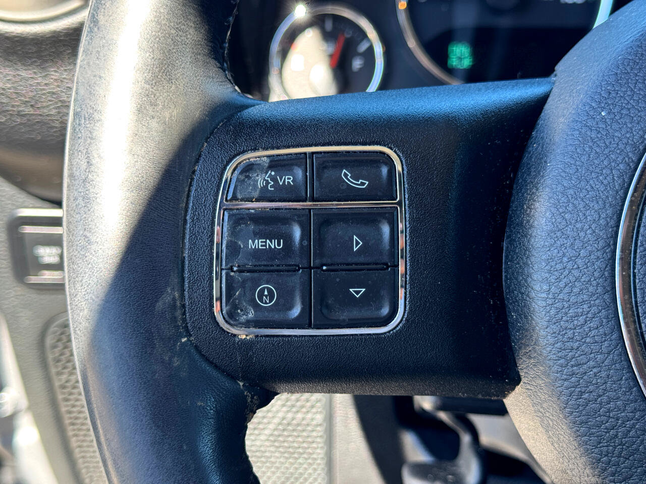 Used 2018 Jeep Wrangler Unlimited Rubicon w/ Connectivity Group AWD/4WD image 26