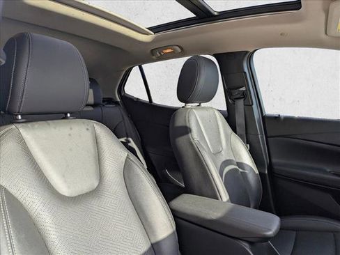 Used 2023 Buick Encore GX Essence w/ Experience Buick Package FWD image 21