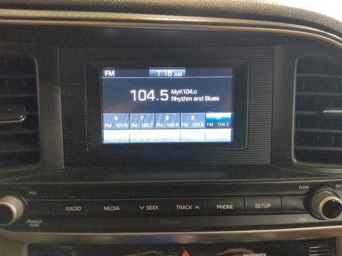 Used 2020 Hyundai Elantra SE w/ Cargo Package (C1) FWD image 25