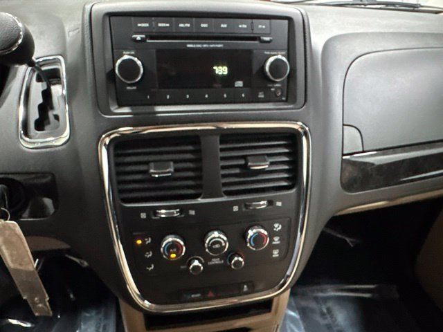 Used 2016 Dodge Grand Caravan SE w/ Quick Order Package 29E SE FWD image 16