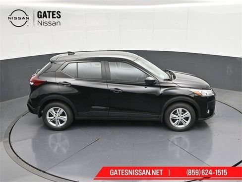 New 2025 Nissan Kicks Play S image 49