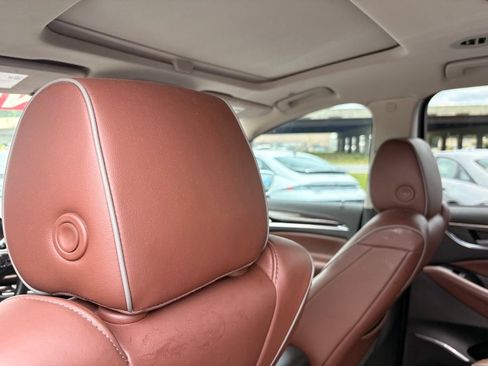 Used 2019 Buick Enclave Avenir FWD image 28