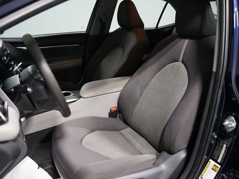 Used 2021 Toyota Camry LE image 23