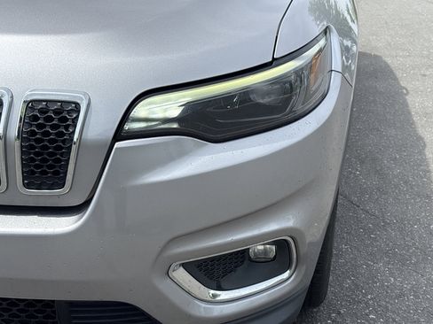 Used 2020 Jeep Cherokee Limited FWD image 11