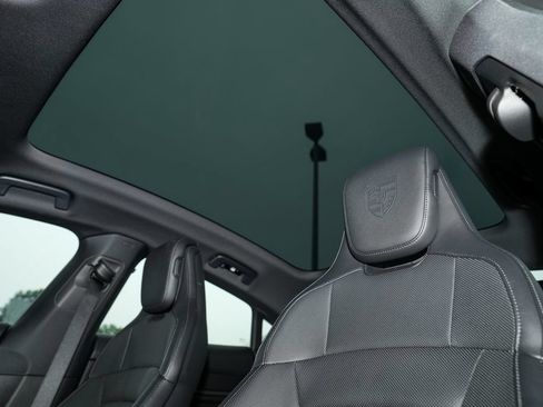 Certified 2025 Porsche Taycan 4S AWD/4WD image 24