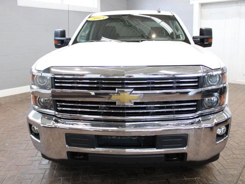 Used 2015 Chevrolet Silverado 2500 LT w/ LT Convenience Package AWD/4WD image 2
