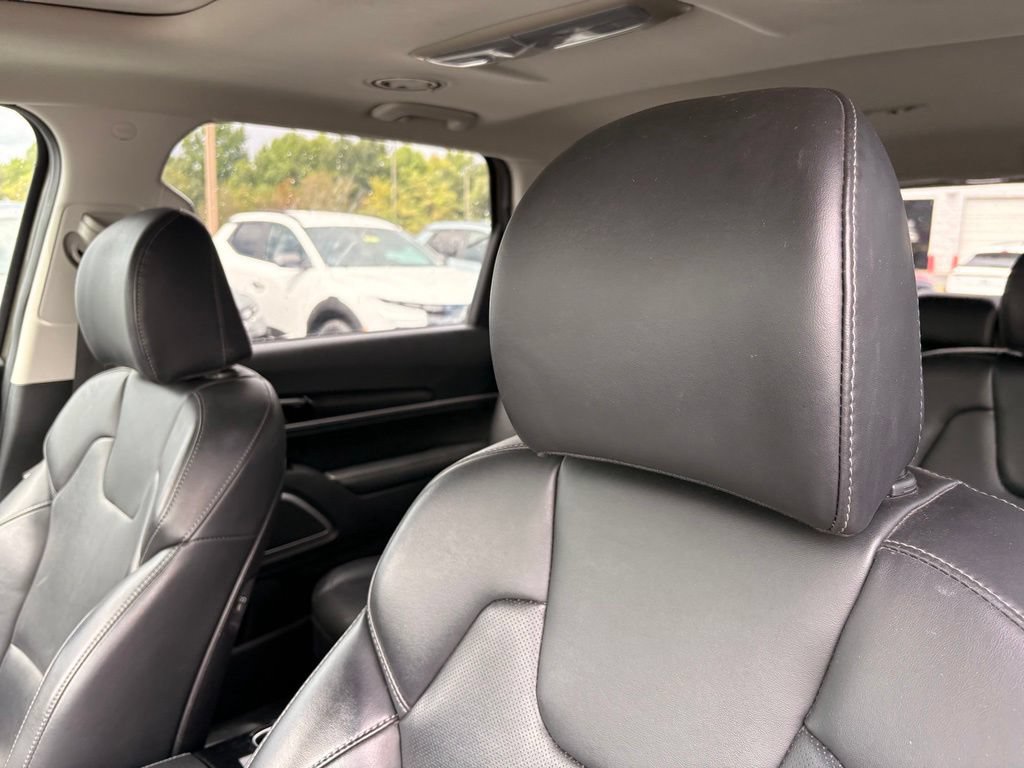 Used 2025 Kia Telluride S FWD image 24