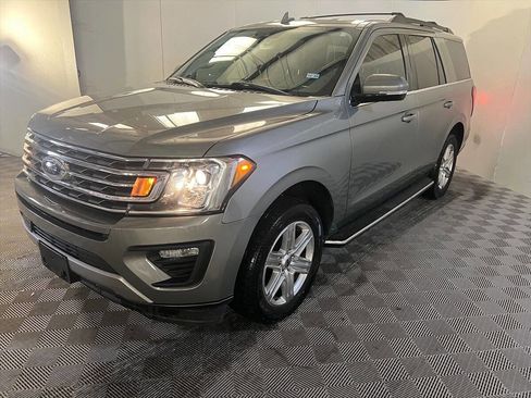 Used 2019 Ford Expedition XLT w/ Equipment Group 202A image 2