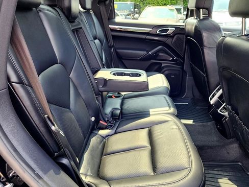 Used 2016 Porsche Cayenne S image 30