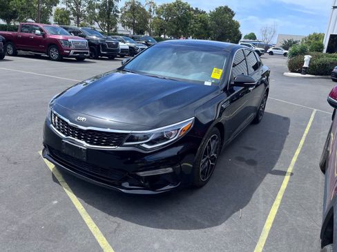 Used 2020 Kia Optima SE image 1