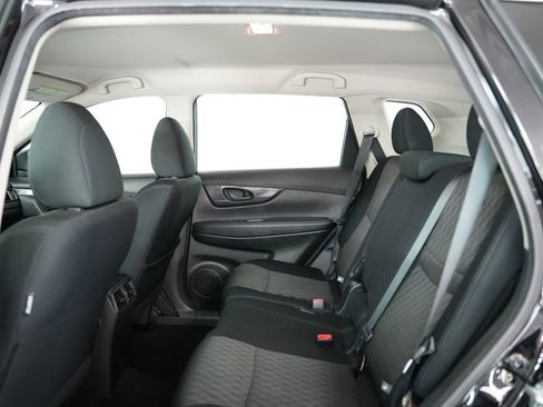 Used 2020 Nissan Rogue S FWD image 34