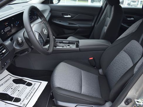 Used 2026 Nissan Sentra SV w/ SV Convenience Package FWD image 22