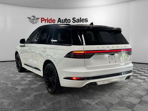 Used 2023 Lincoln Aviator Reserve w/ Equipment Group 201A AWD/4WD image 4
