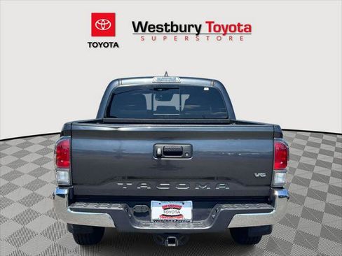 Certified 2023 Toyota Tacoma TRD Off-Road AWD/4WD image 9